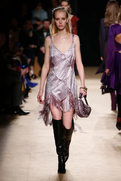 Look 57
